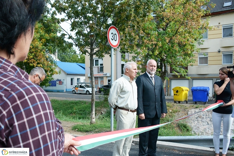 Érkerti utak átadása