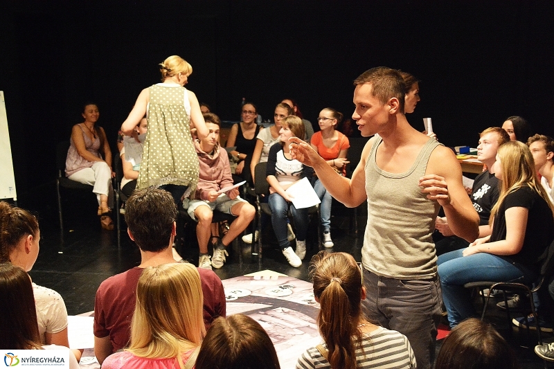 Interaktív előadás a Művész Stúdióban