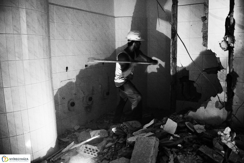 Bujtosi Szabadidő Csarnok felújításának bejárása