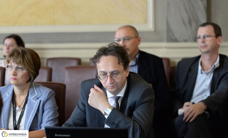 Városi közgyűlés szeptemberben