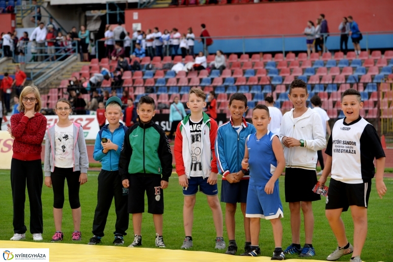 Diáksportnap a Városi Stadionban
