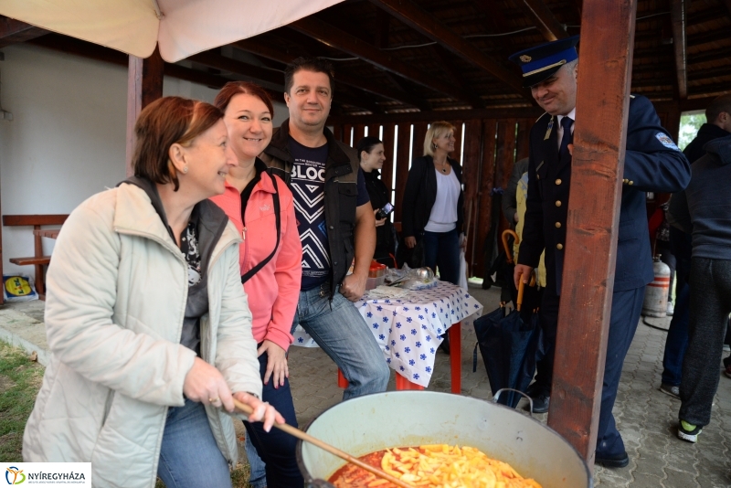 Családi nap Sóstóhegyen  csepergő esőben