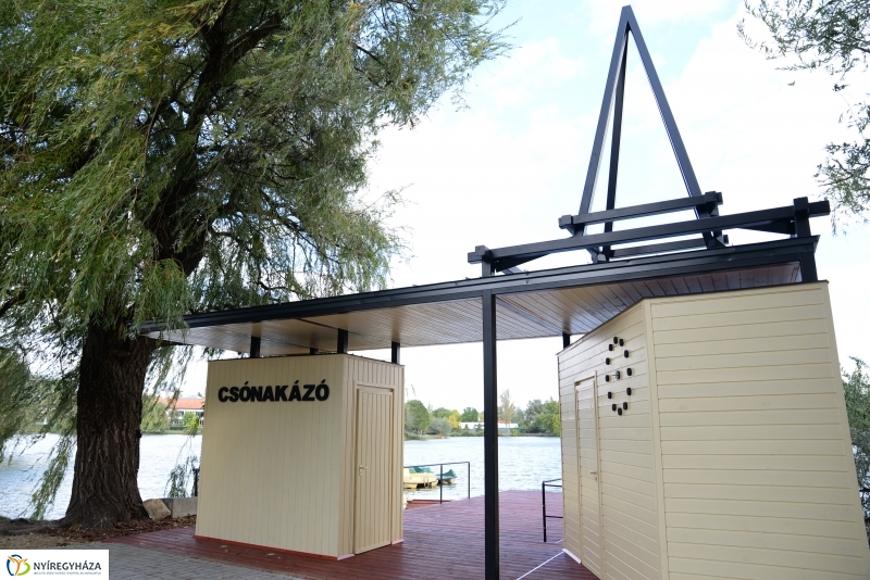 Elkészült az új Csónakház a Sóstón