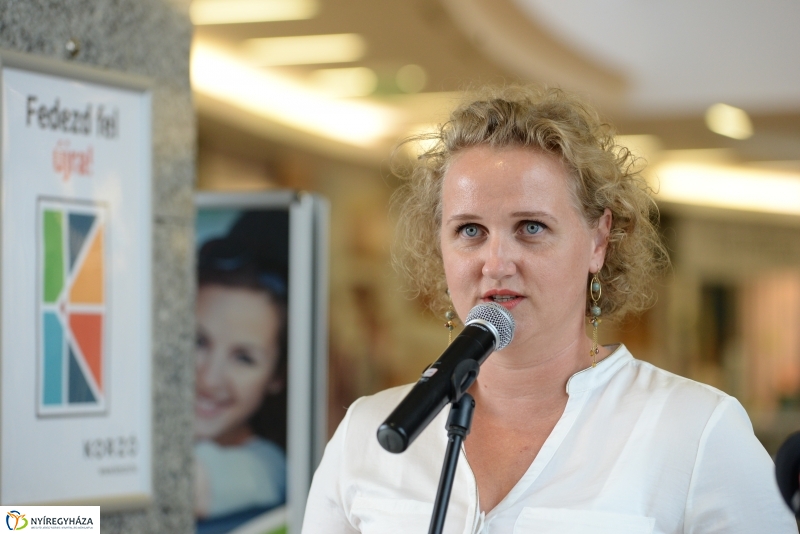 A Korzóban Orémusz József festményeiből nyílt kiállítás