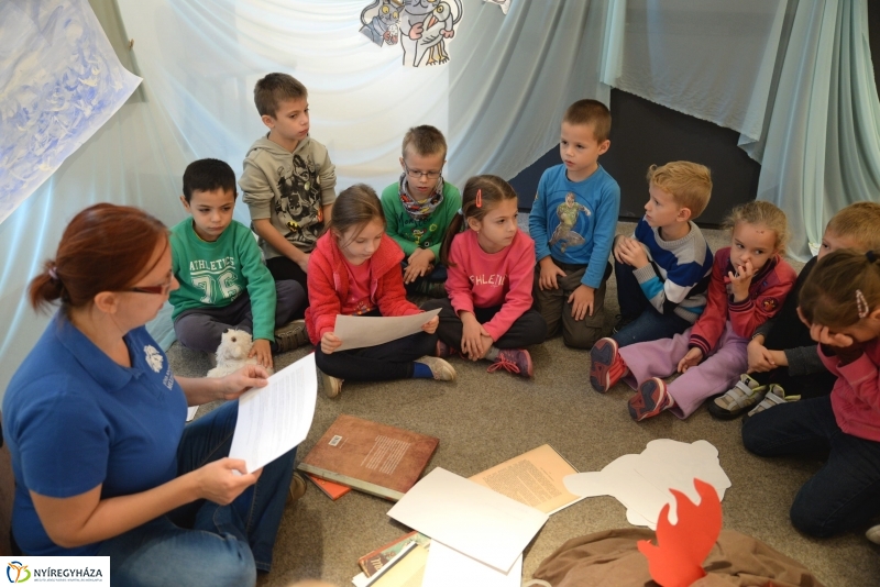 A múzeumban is népmesét hallgattak a gyerekek