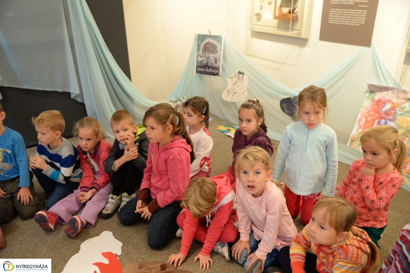 A múzeumban is népmesét hallgattak a gyerekek