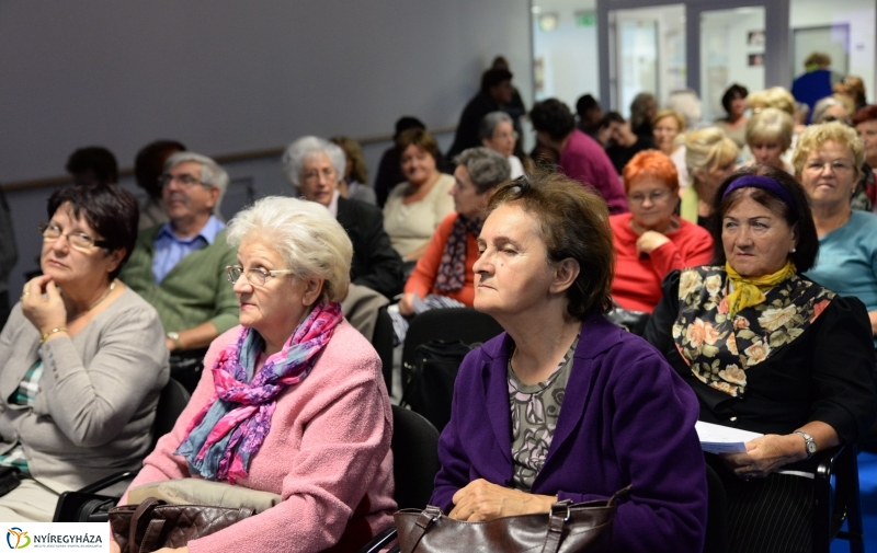 Szépkorúak Akadémiája