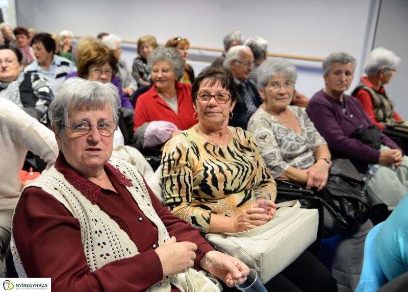 Szépkorúak Akadémiája