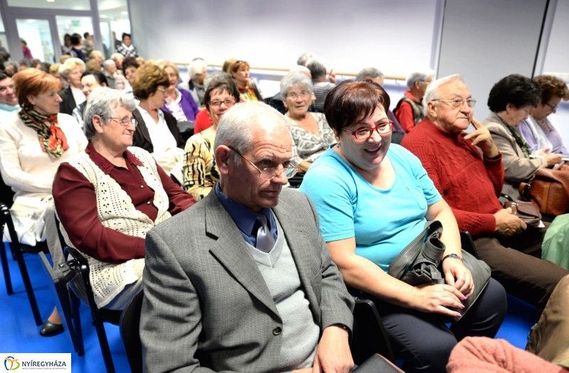 Szépkorúak Akadémiája