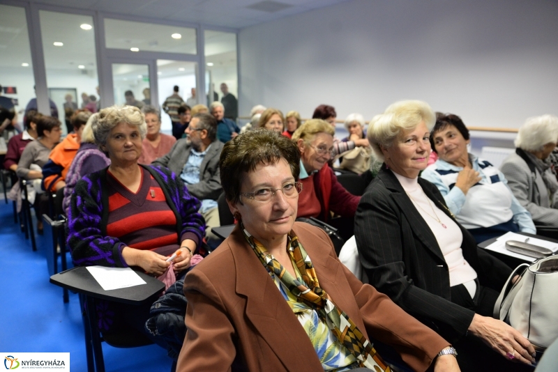 Szépkorúak Akadémiája