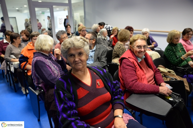 Szépkorúak Akadémiája