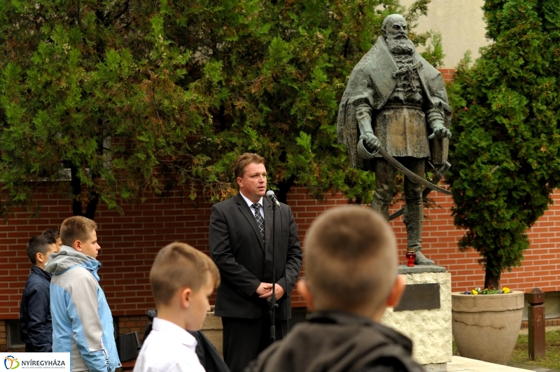 Emlékezés az aradi vértanúkra