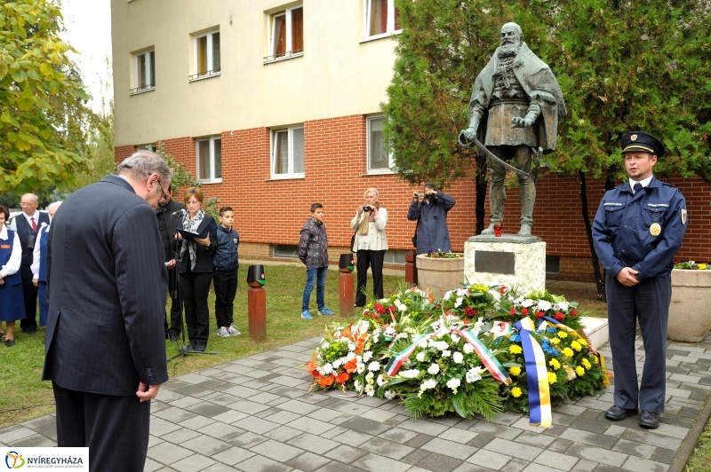 Emlékezés az aradi vértanúkra