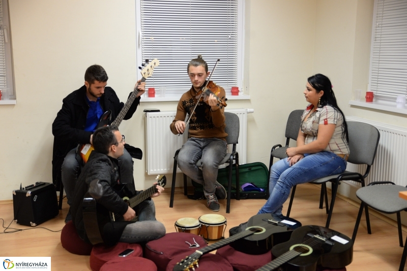 Civilek az éjszakában-a Humán Net Alapítvány rendezvénye