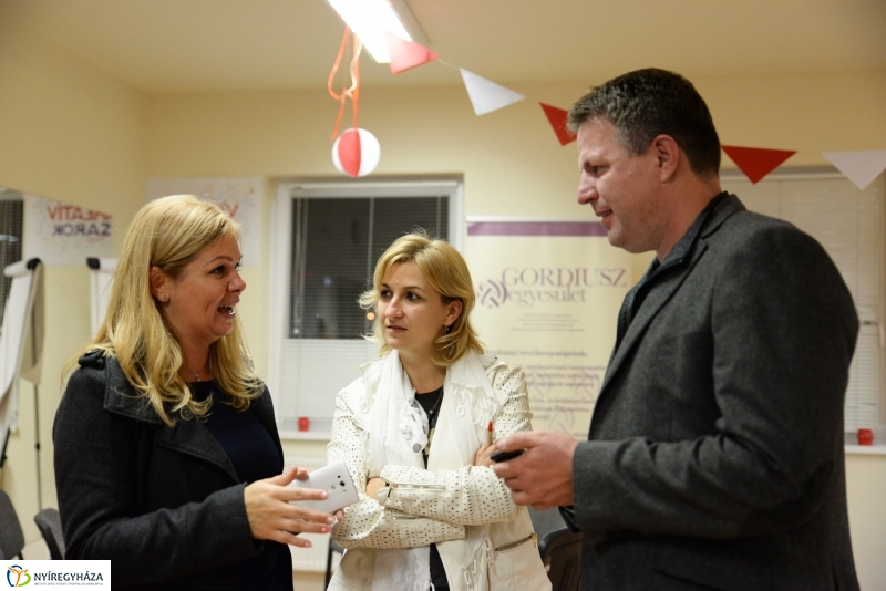 Civilek az éjszakában-a Humán Net Alapítvány rendezvénye