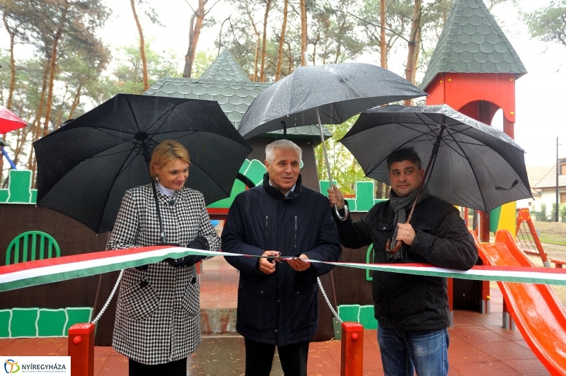 Sóstófejlesztés - Játszótér átadás