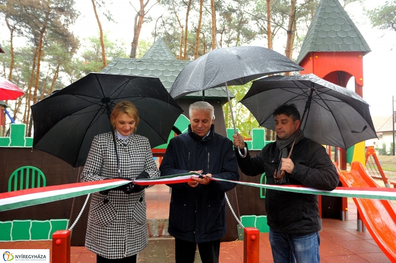 Sóstófejlesztés - Játszótér átadás