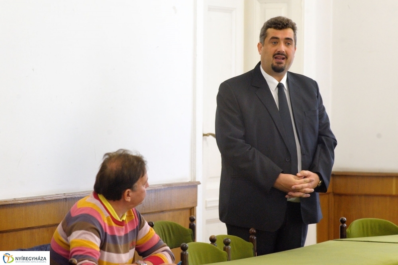 Sajtótájékoztató a földtörvényről