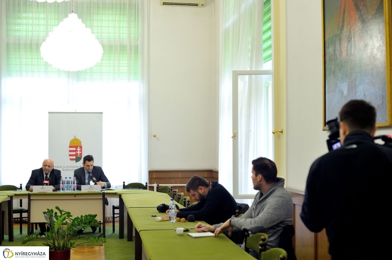 Sajtótájékoztató a földtörvényről