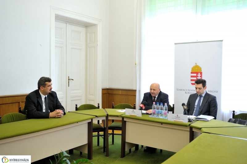 Sajtótájékoztató a földtörvényről