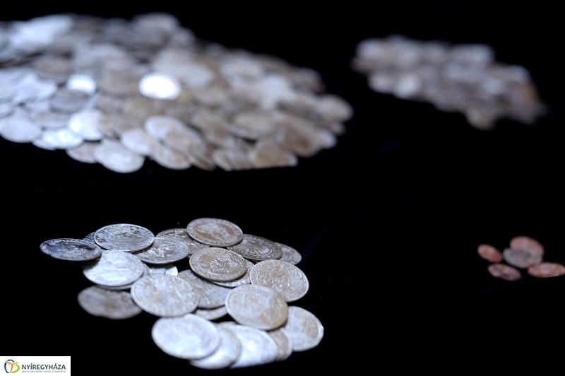 Ezüstlelet a városházán