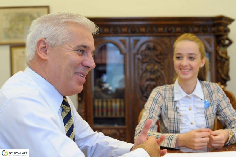 Trizner Laura a Városházán