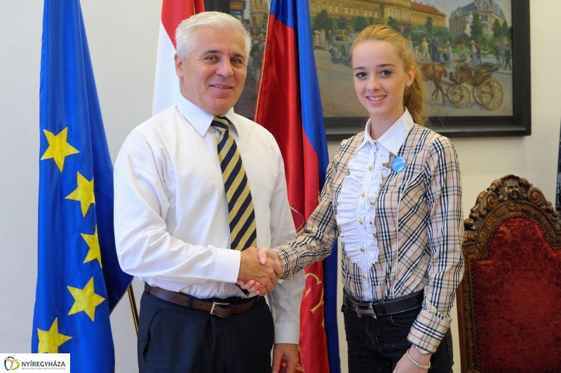 Trizner Laura a Városházán