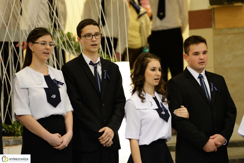 Szalagavató ünnepség az Arany János Gimnáziumban