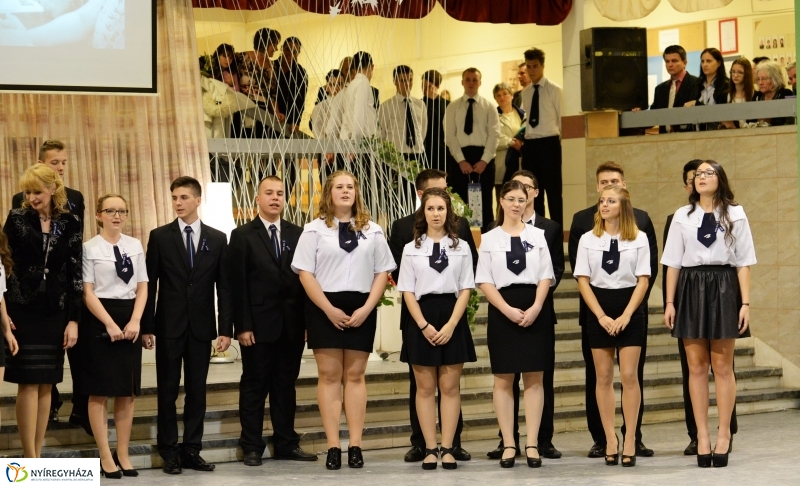 Szalagavató ünnepség az Arany János Gimnáziumban