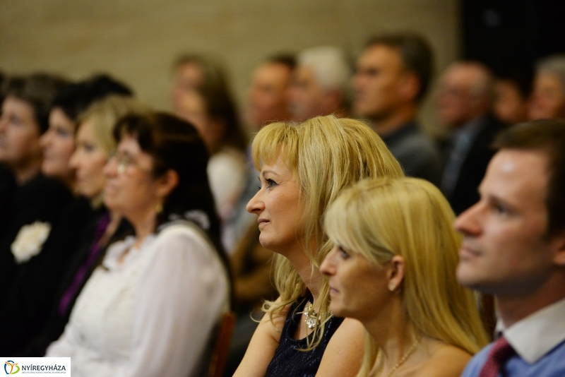 Szalagavató ünnepség az Arany János Gimnáziumban