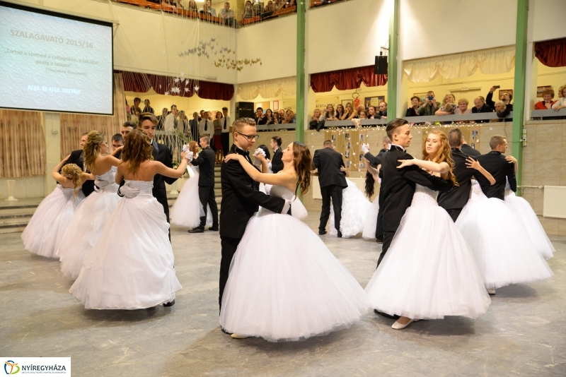 Szalagavató ünnepség az Arany János Gimnáziumban