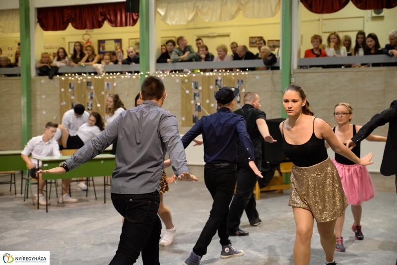 Szalagavató ünnepség az Arany János Gimnáziumban