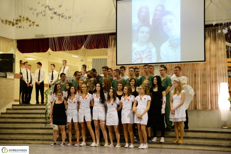 Szalagavató ünnepség az Arany János Gimnáziumban