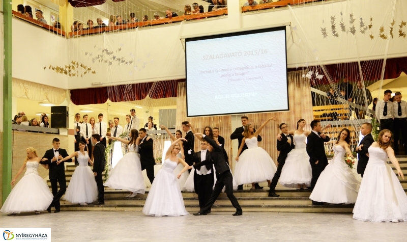 Szalagavató ünnepség az Arany János Gimnáziumban