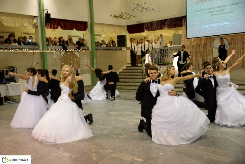 Szalagavató ünnepség az Arany János Gimnáziumban