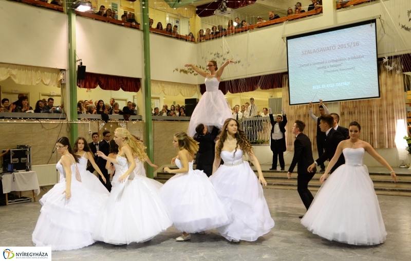 Szalagavató ünnepség az Arany János Gimnáziumban