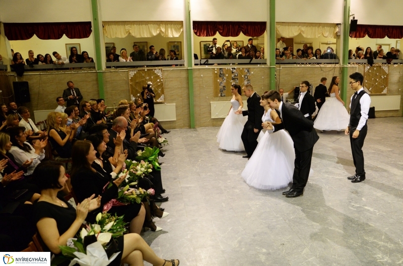 Szalagavató ünnepség az Arany János Gimnáziumban