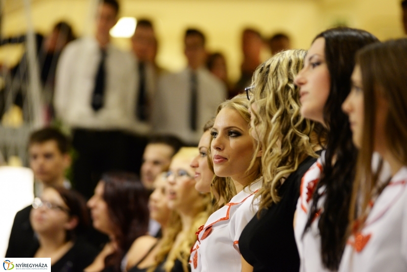 Szalagavató ünnepség az Arany János Gimnáziumban