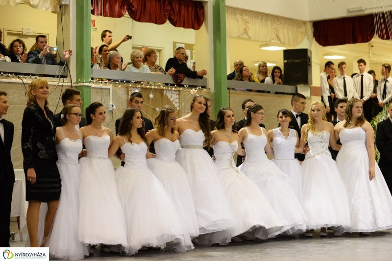 Szalagavató ünnepség az Arany János Gimnáziumban