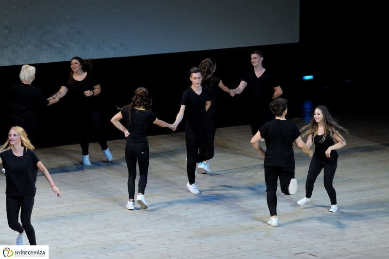 Az Eötvös József Gyakorló Általános Iskola és Gimnázium szalagavató műsora