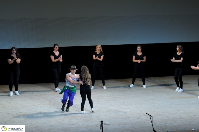 Az Eötvös József Gyakorló Általános Iskola és Gimnázium szalagavató műsora