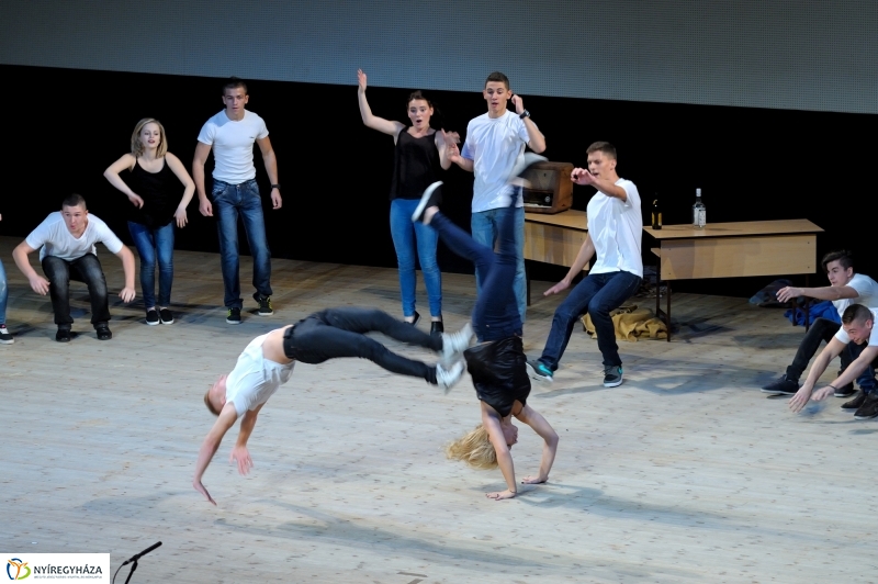 Az Eötvös József Gyakorló Általános Iskola és Gimnázium szalagavató műsora