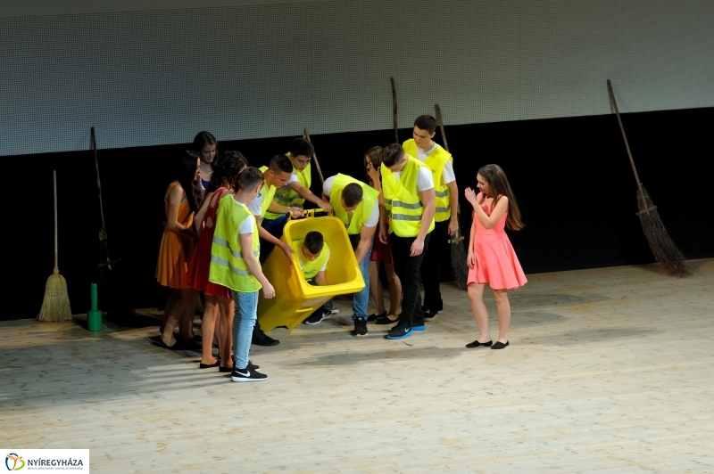 Az Eötvös József Gyakorló Általános Iskola és Gimnázium szalagavató műsora