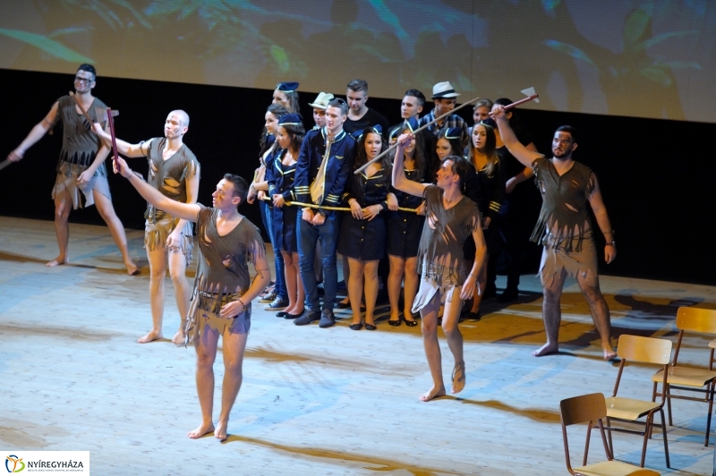 Az Eötvös József Gyakorló Általános Iskola és Gimnázium szalagavató műsora