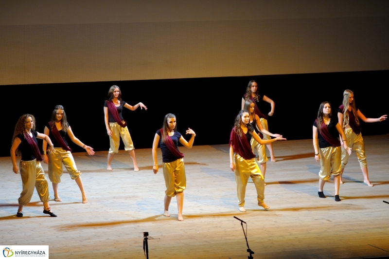 Az Eötvös József Gyakorló Általános Iskola és Gimnázium szalagavató műsora