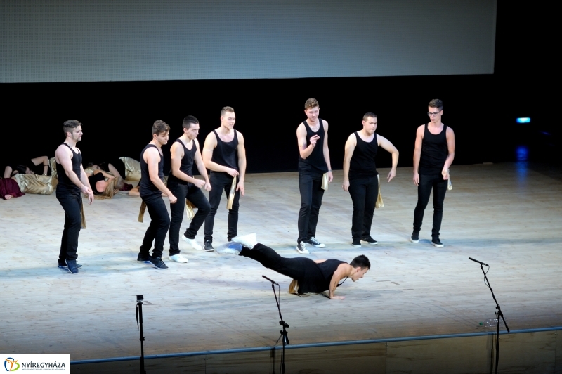 Az Eötvös József Gyakorló Általános Iskola és Gimnázium szalagavató műsora