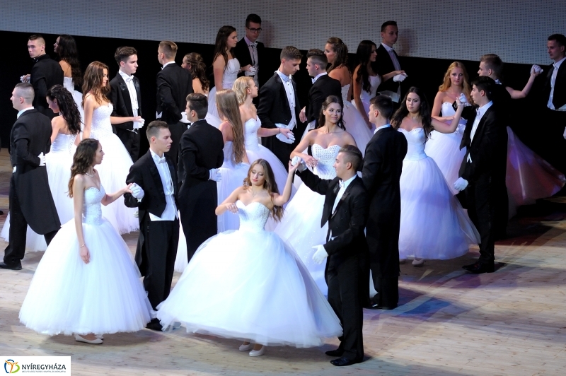 Az Eötvös József Gyakorló Általános Iskola és Gimnázium szalagavató műsora