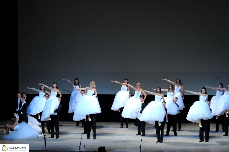 Az Eötvös József Gyakorló Általános Iskola és Gimnázium szalagavató műsora