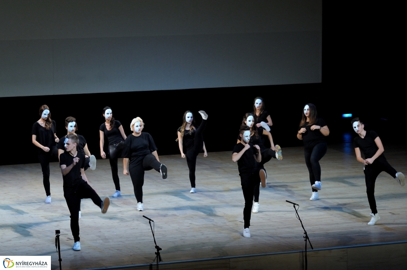 Az Eötvös József Gyakorló Általános Iskola és Gimnázium szalagavató műsora