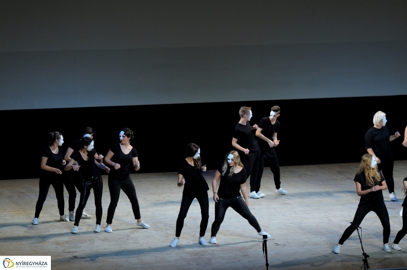 Az Eötvös József Gyakorló Általános Iskola és Gimnázium szalagavató műsora